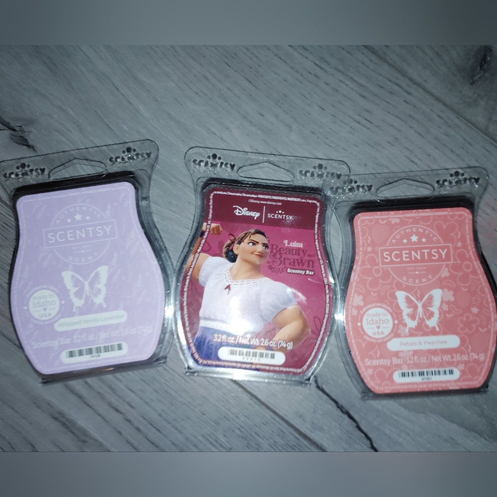 Scentsy Wax Melts trio Encanto & Petals & Peaches, Whipped Vanilla Lavender 🆕